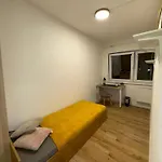 Jednoosobowy Do Wynajecia W Mieszkaniu * Varsó