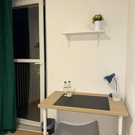 Jednoosobowy Do Wynajecia W Mieszkaniu * Varšava
