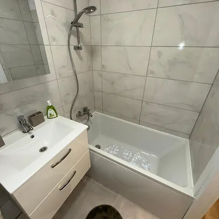 Hotel kapsułowy Pokój Jednoosobowy Do Wynajęcia W Mieszkaniu Warszawa
